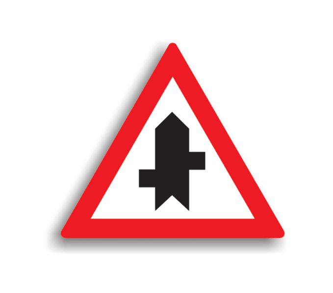 A36 - Intersection with road without priority, shifted first to the left (70 cm - CLASS I)