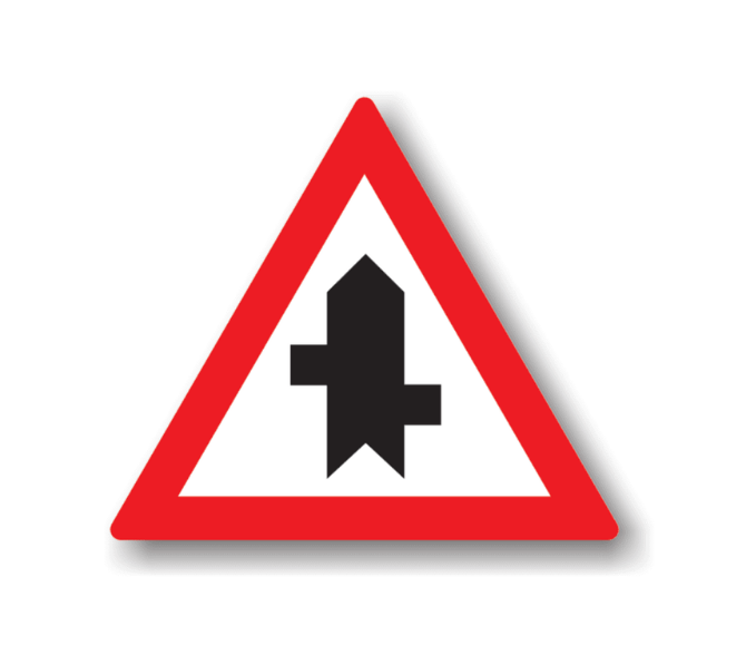 A37 - Intersection with road without priority, shifted first to the right (70 cm - CLASS I)
