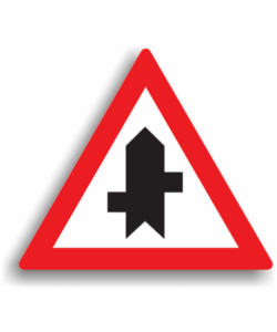 Intersecție cu drum fără prioritate, decalate prima la stanga , indicatoare rutiere